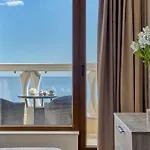 Apartment Dreams In La Golden Sands