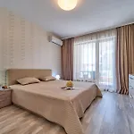 Dreams In La Apartment *