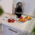 Apartment Dreams In La Golden Sands