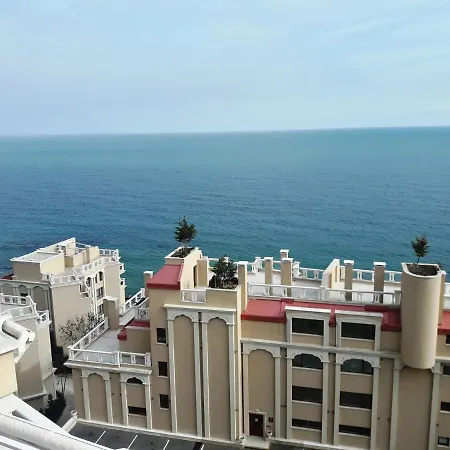 Dreams In La Golden Sands