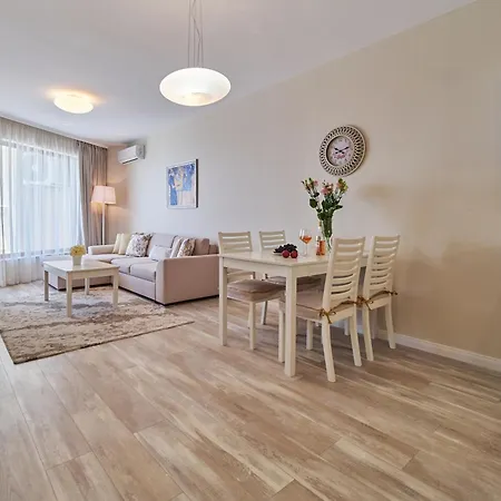 Dreams In La * Golden Sands