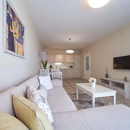 Dreams In La Golden Sands