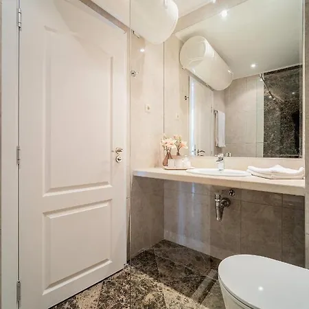 Dreams In La Apartment *